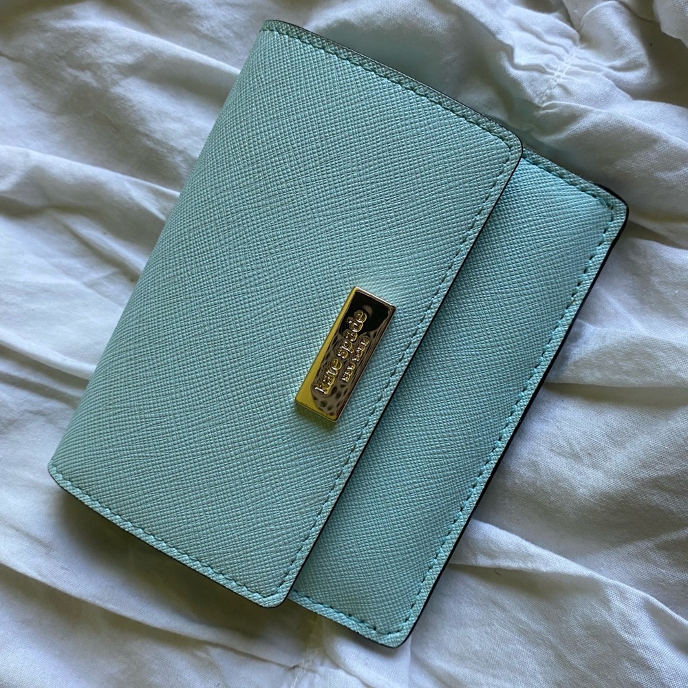 Kate spade key chain wallet